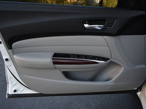 Used 2017 Acura TLX V6 w/ Technology Package image 15