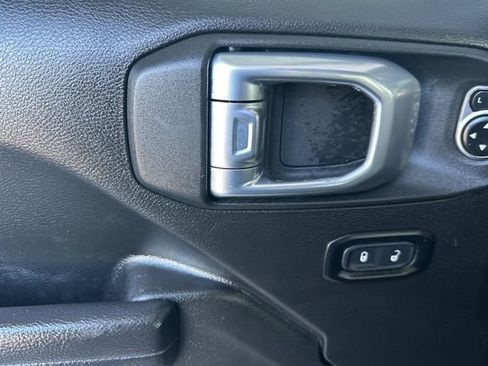 Used 2023 Jeep Wrangler Unlimited Rubicon image 12