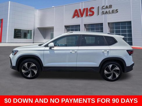 Used 2025 Volkswagen Taos SE AWD/4WD image 10
