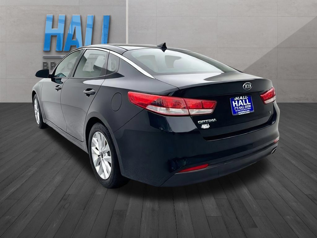 Used 2017 Kia Optima LX FWD image 3