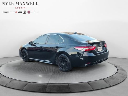 Used 2019 Toyota Camry L image 12