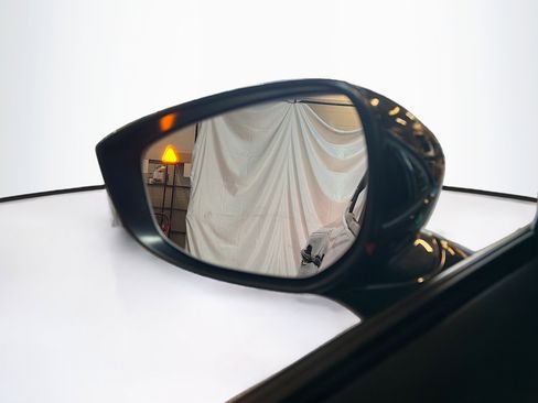 Used 2025 MAZDA CX-50 AWD 2.5 Hybrid w/ Premium Pkg image 16