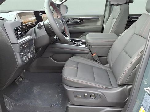 New 2026 Chevrolet Suburban RST w/ RST Capability Package image 16