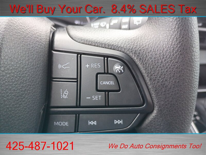 Used 2025 Toyota Sienna LE FWD image 26