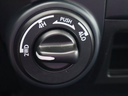 Used 2023 Nissan Titan SV image 29