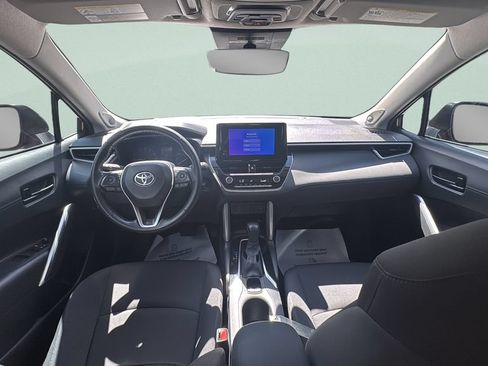 Used 2024 Toyota Corolla Cross LE w/ Moonroof Package FWD image 11