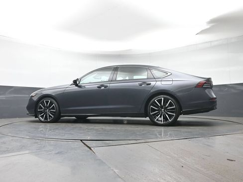 Used 2023 Honda Accord Touring image 32