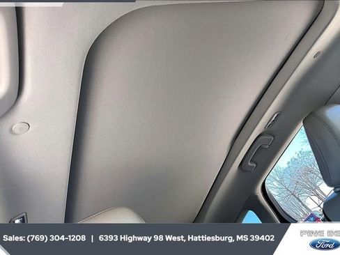 Used 2021 Lincoln Corsair FWD w/ Premium Package image 16