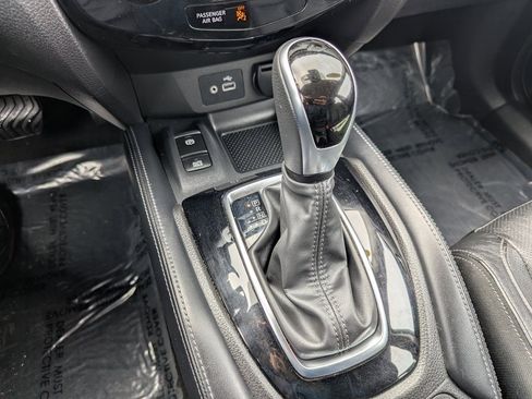 Used 2020 Nissan Rogue Sport SL image 21