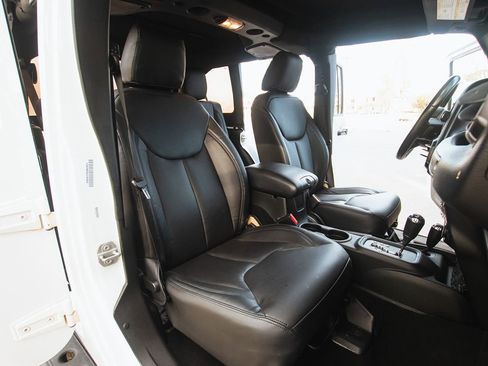 Used 2018 Jeep Wrangler Unlimited Sport S image 24