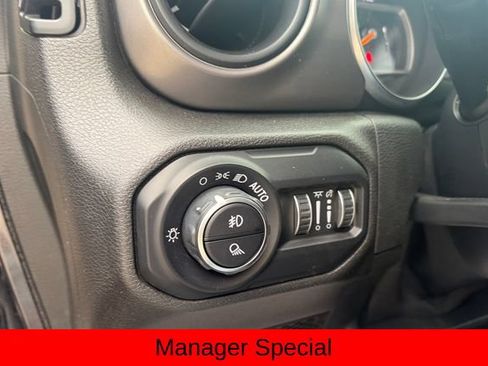 Used 2021 Jeep Gladiator Sport AWD/4WD image 17