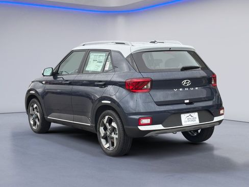 New 2026 Hyundai Venue SEL FWD image 6