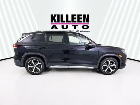 New 2026 Volkswagen Tiguan SE FWD image 8