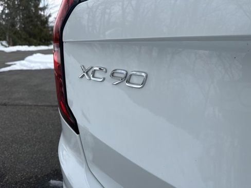 Certified 2025 Volvo XC90 B6 Plus image 39