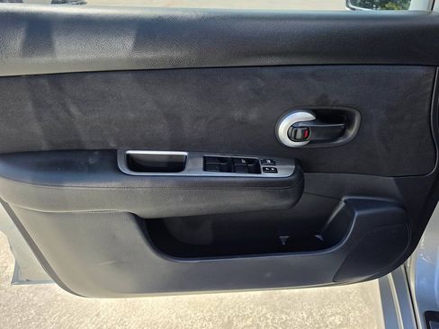 Used 2012 Nissan Versa Hatchback w/ SL Navigation Pkg FWD image 18