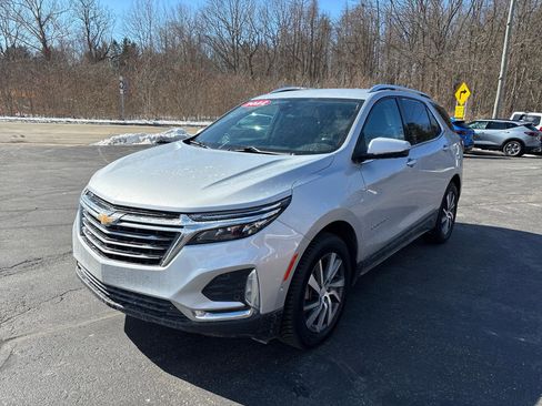 Used 2022 Chevrolet Equinox Premier image 3