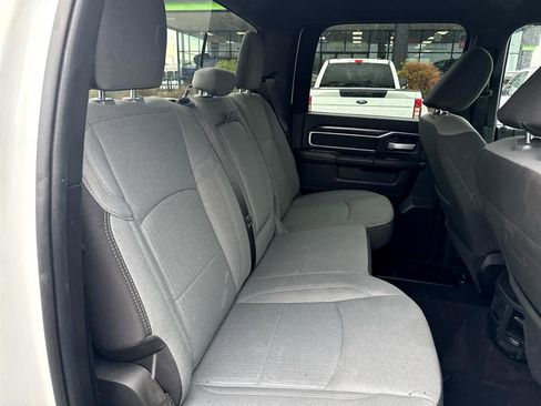 Used 2024 RAM 3500 Big Horn image 24