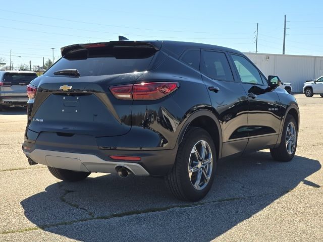 Used 2024 Chevrolet Blazer LT FWD image 5
