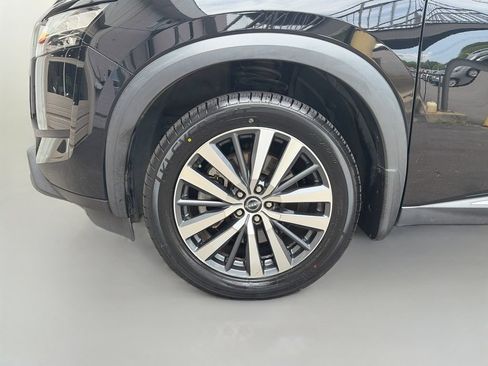 Used 2022 Nissan Pathfinder Platinum w/ Cargo Package FWD image 33