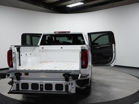 Used 2025 GMC Sierra 1500 SLT image 12