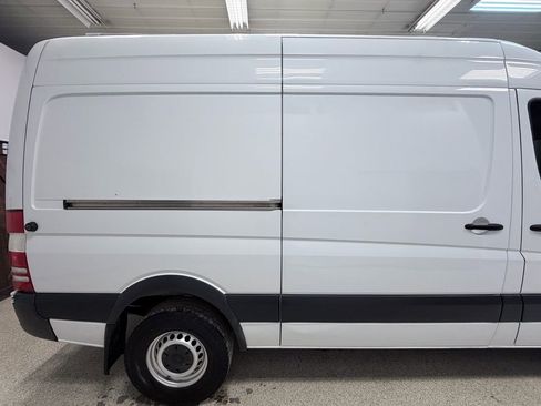 Used 2017 Mercedes-Benz Sprinter 2500 image 10