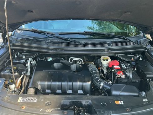 Used 2017 Ford Explorer XLT AWD/4WD image 9