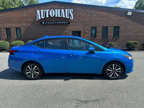 Used 2021 Nissan Versa SV FWD image 8