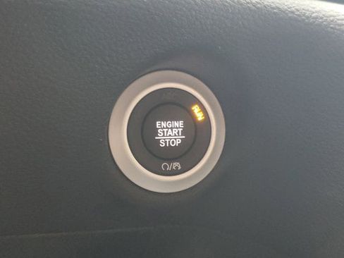 New 2026 Chrysler Pacifica Select image 28