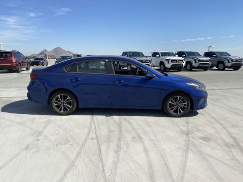 Used 2022 Kia Forte LXS w/ LXS Technology Package image 3