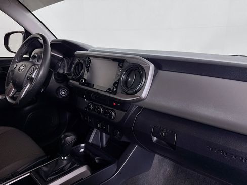 Used 2022 Toyota Tacoma SR5 w/ Technology Package RWD image 28