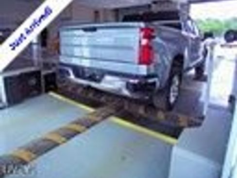 Used 2023 Chevrolet Silverado 1500 LT AWD/4WD image 4