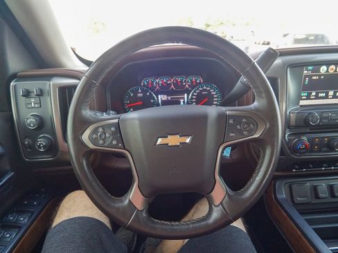 Used 2018 Chevrolet Silverado 1500 High Country AWD/4WD image 21
