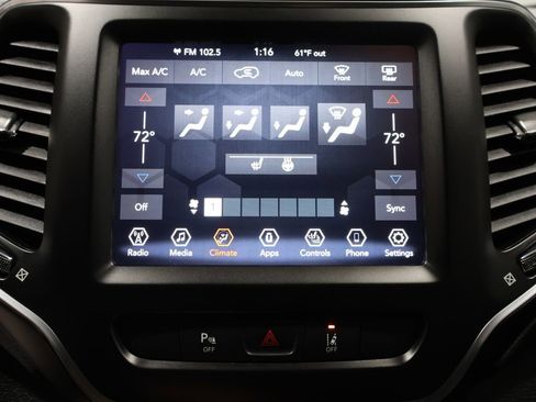 Certified 2021 Jeep Cherokee Latitude Lux w/ Comfort/Convenience Group image 34