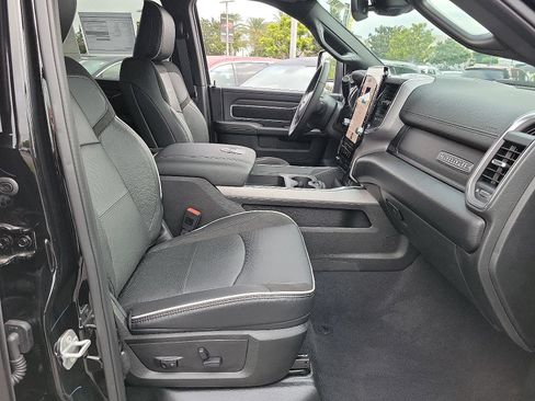 New 2026 RAM 2500 Laramie AWD/4WD image 16