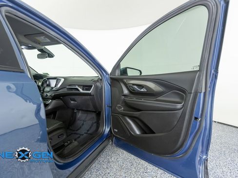Used 2024 GMC Terrain SLT w/ Infotainment Package II FWD image 38