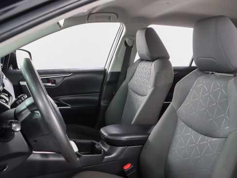 Used 2022 Toyota RAV4 XLE image 23