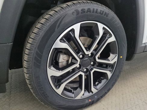 Used 2022 Jeep Compass Limited image 31