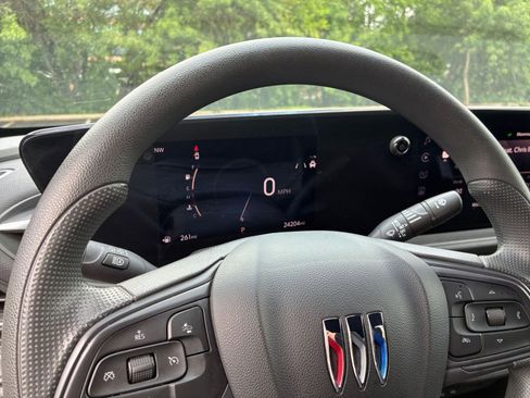 Used 2025 Buick Envista Preferred FWD image 33