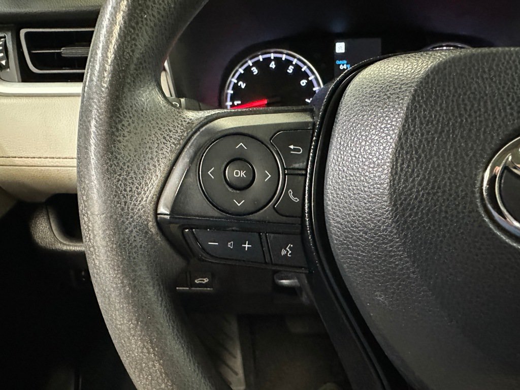 Used 2021 Toyota RAV4 XLE w/ Convenience Package AWD/4WD image 11