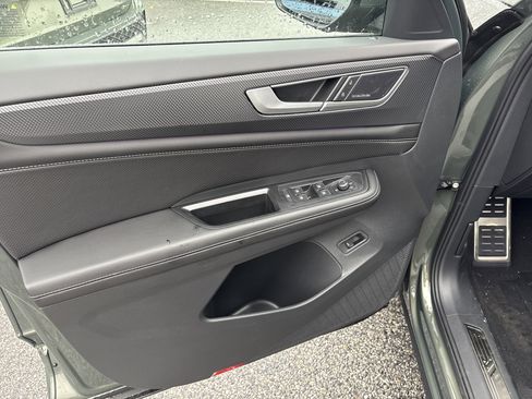 New 2026 Volkswagen Atlas Cross Sport SEL Premium R-Line image 8