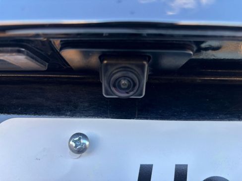 Used 2025 Nissan Versa SV image 17