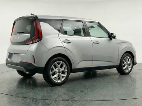 Used 2025 Kia Soul LX w/ LX Technology Package image 9