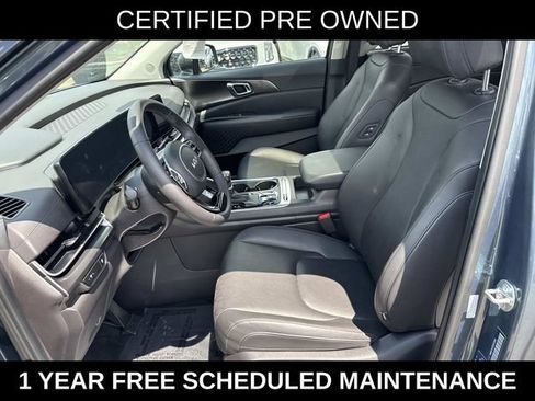 Used 2025 Kia Carnival SX w/ SX Dark Edition Package FWD image 14