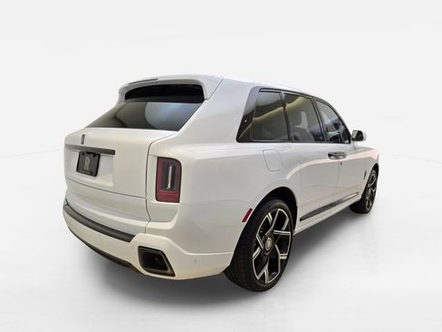 New 2027 Rolls-Royce Cullinan Black Badge AWD/4WD image 2