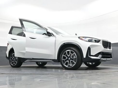 New 2026 BMW X1 xDrive28i w/ Technology Package AWD/4WD image 32