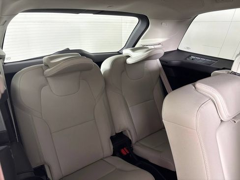 Used 2025 Volvo XC90 B6 Plus w/ Protection Package Premier AWD/4WD image 22