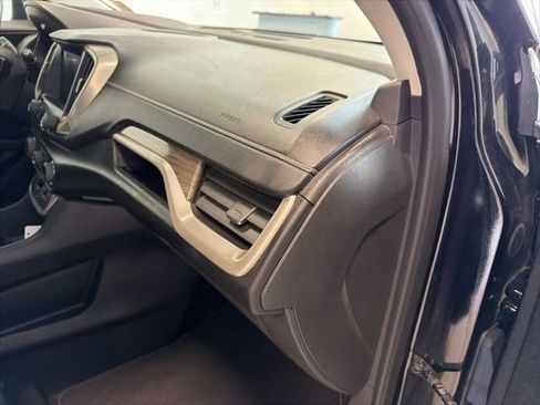 Used 2023 GMC Terrain Denali w/ Denali Premium Package image 28