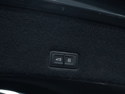 New 2025 Lamborghini Urus SE image 16