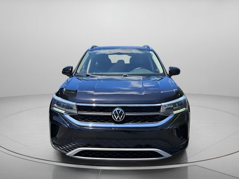 Used 2023 Volkswagen Taos SE w/ Black Wheel Package FWD image 12
