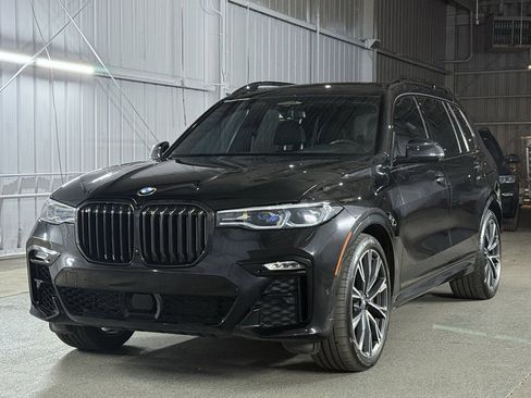 Used 2022 BMW X7 M50i image 1